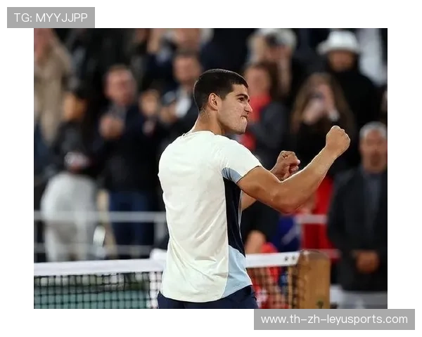 保龄球少年破满分纪录，引来大量媒体关注